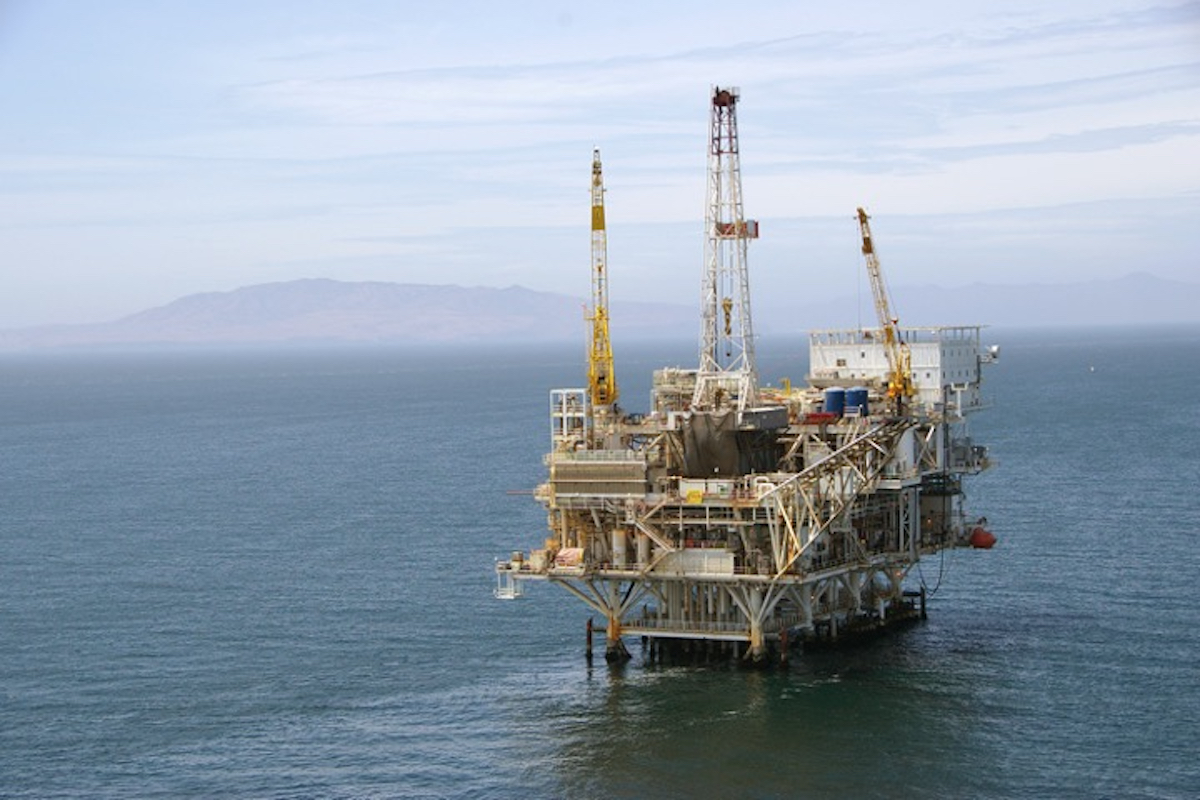 oil drilling rig offshore