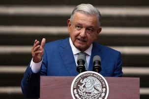 U.S. Officials Meet With Mexican President for Border Talks