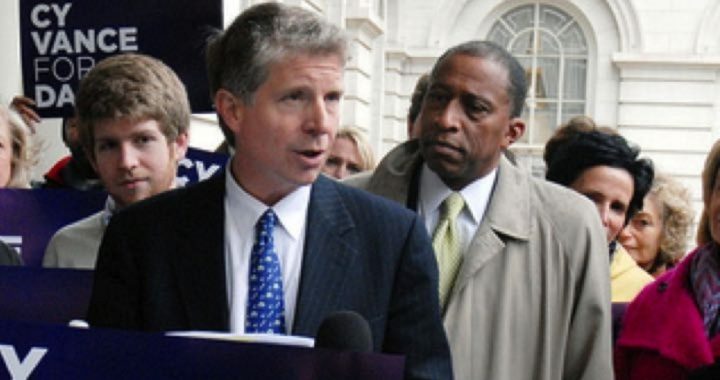 Manhattan DA Demands Encryption Backdoors