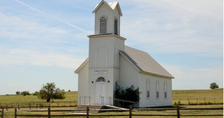 Kansas AG and Legislative Coordinating Council Overturn Ban on Church Services