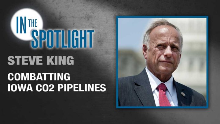<p>Rebecca Terrell interviews former Congressman Steven King.</p>