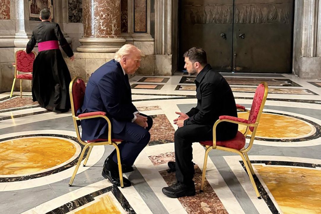 U.S. Signs Minerals Deal With Ukraine