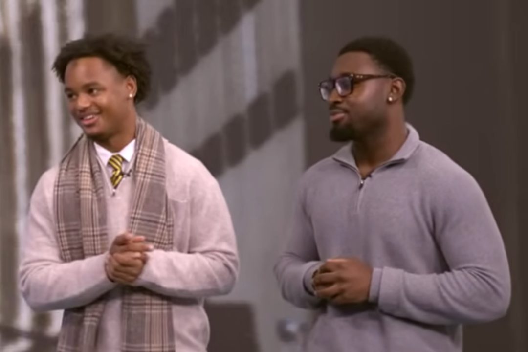 Quarter-zip Trip — Toward Tradition? Gen Z Moves “Right” With New Clothing Trend