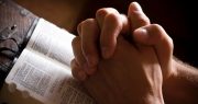Atheist Group Stops Georgia Coach From Praying with Team